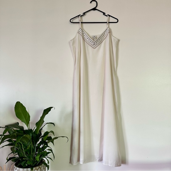 River Island Midi Beach Slip Dress in cream - Picture 3 of 6